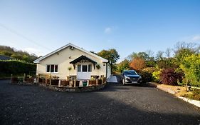Round Park - A Large Dog Friendly One Level Holiday Cottage For Groups And Families